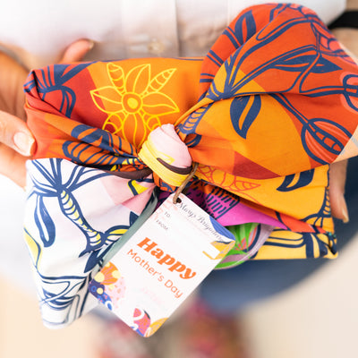 FOR MOM 🍫 💐 🎨 Furoshiki Gift Wrap + Tin with 12 Brigadeiros