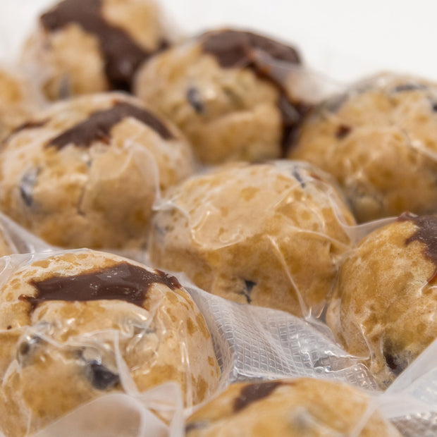 Chocolate Chip Cookie Dough (12 pcs)
